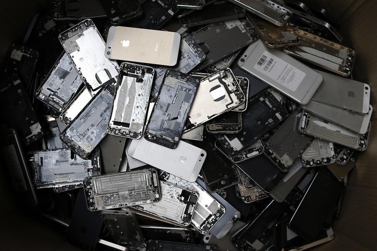 World ‘losing the battle’ against electronic waste, UN finds thumbnail