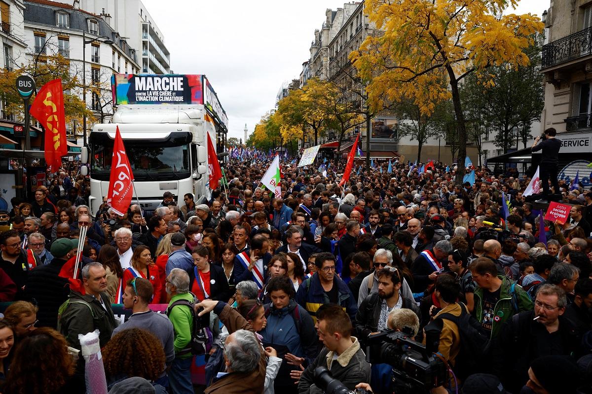 Thousands take to the streets of Paris to protest soaring prices | GMA ...