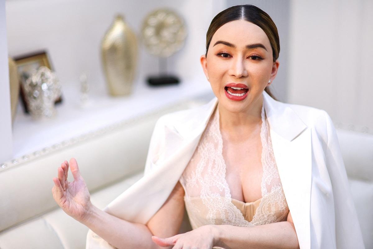 Why don't you just use me?' Thai transgender advocate wants her Miss Universe to inspire | GMA News Online