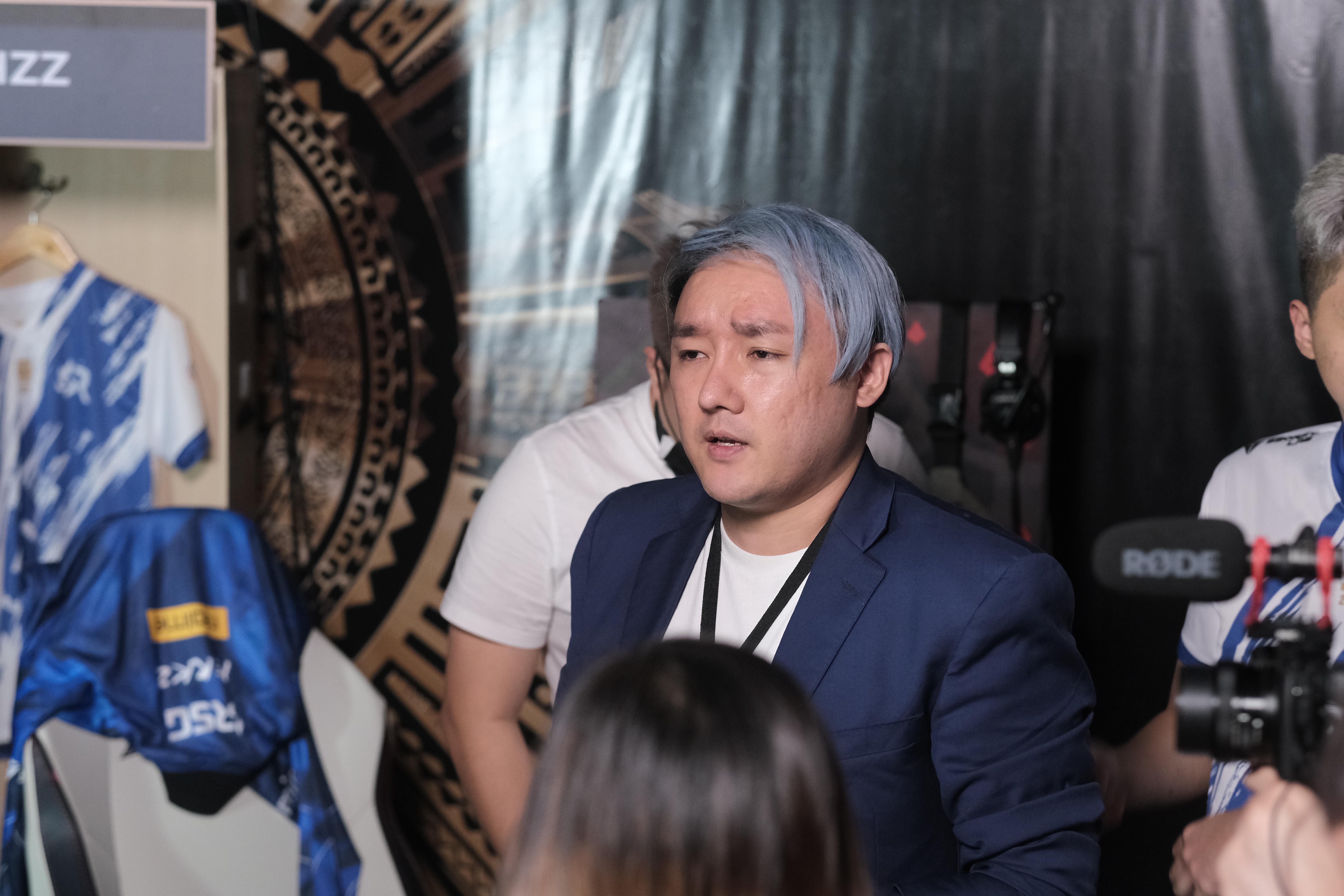 RSG’s Korean Coach Panda savors MPL Hall of Legends inclusion, shares joy with fiancée and family