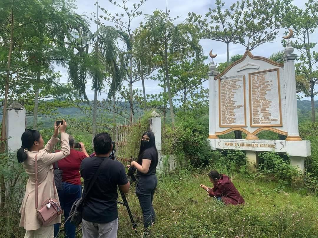 Kerabat korban pembantaian Maguindanao mengunjungi lokasi menjelang peringatan 13 tahun