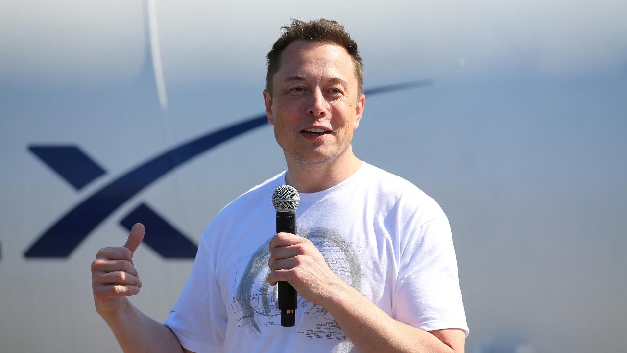 Elon Musk menghadapi persidangan penipuan AS atas tweet Tesla