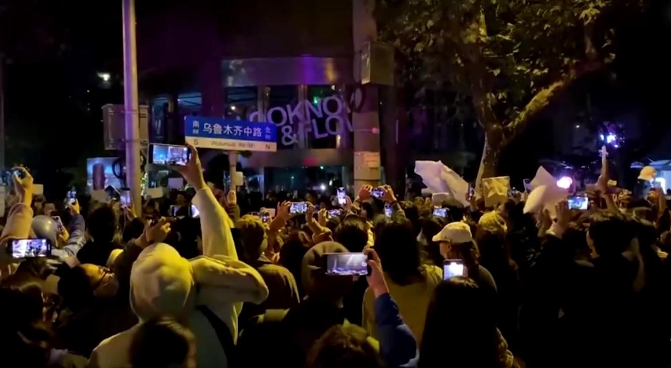 Lembaran kertas kosong menjadi simbol pembangkangan dalam protes China