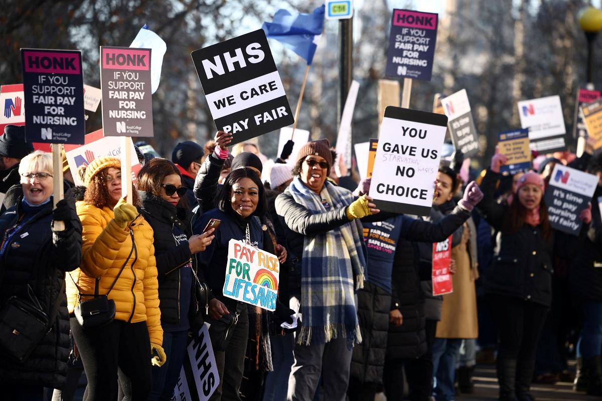 Inggris ‘tegas’ pada gaji perawat, kata menteri senior