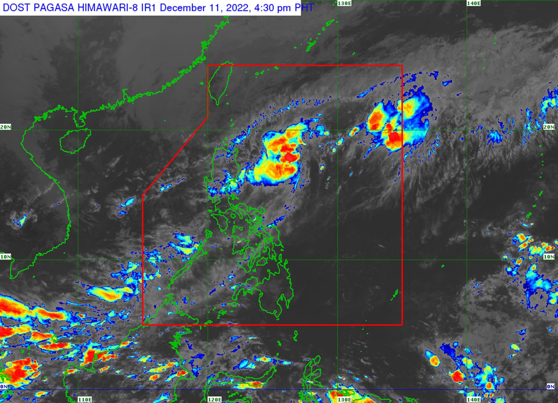 Rosal Maintains Its Strength; Moves Northeast Over Philippine Sea | GMA ...