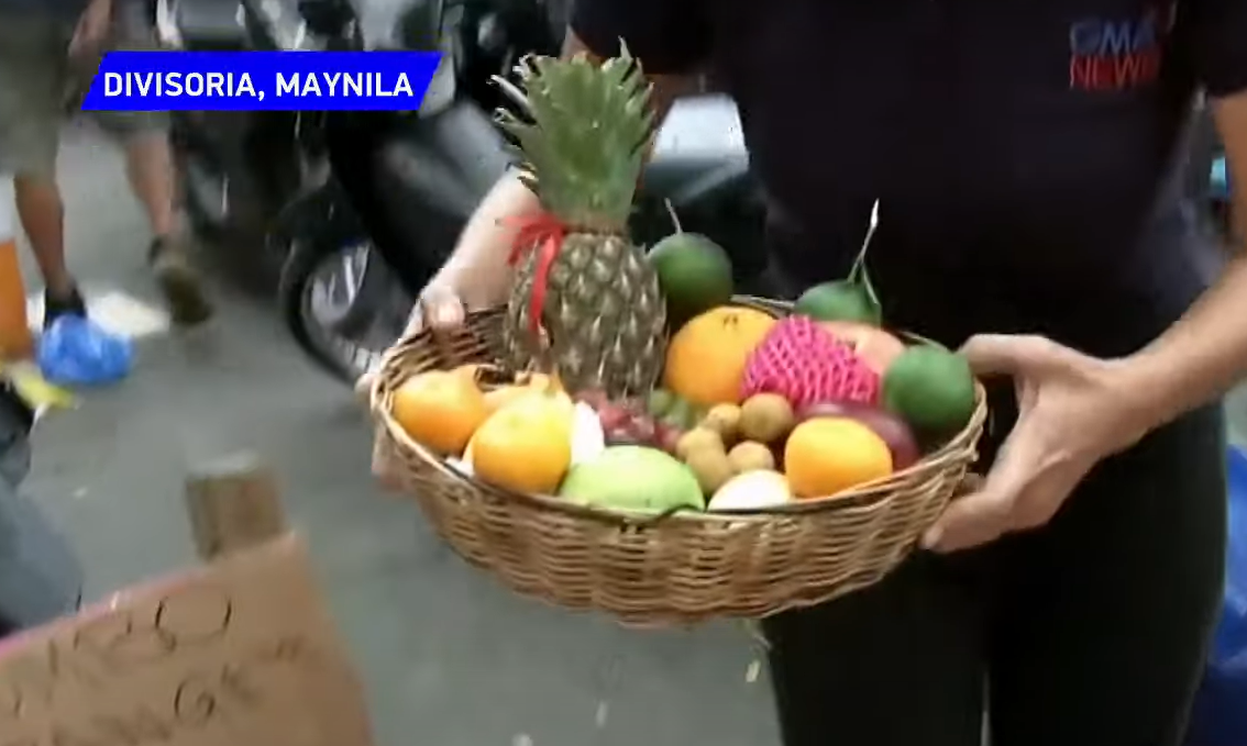 Bentahan ng mga bilog na prutas sa Pasay at lechon sa QC, matumal pa