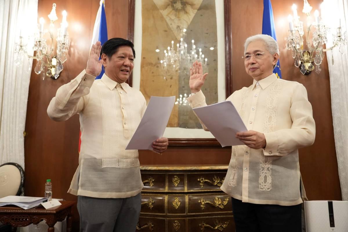 DTI Sec. Pascual gets reappointed, takes oath before Marcos