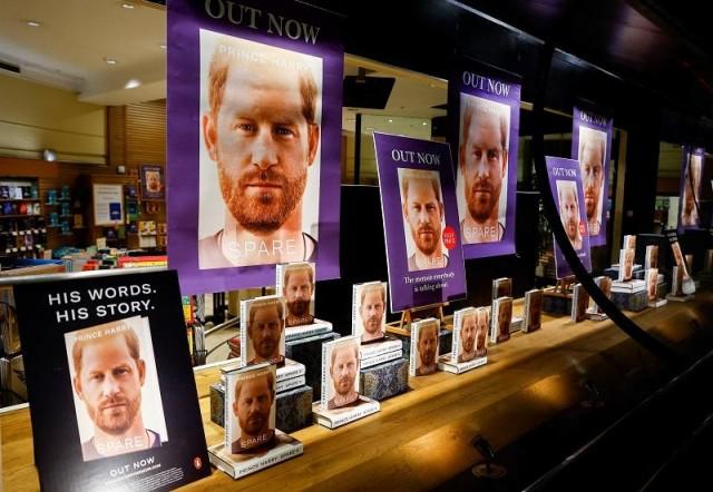 Waterstones bookstore displays Britain's Prince Harry's autobiography 'Spare', in London, Britain January 10, 2023. REUTERS/Peter Nicholls