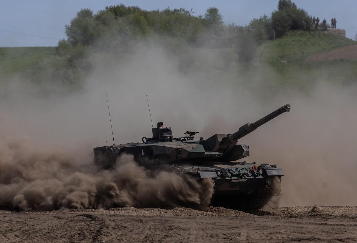 Germany signals shift in veto on Leopard tanks for Ukraine