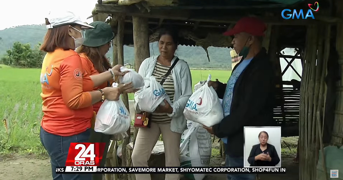 Petani terdampak banjir, hama di Aurora menerima paket sembako dari Yayasan GMA Kapuso