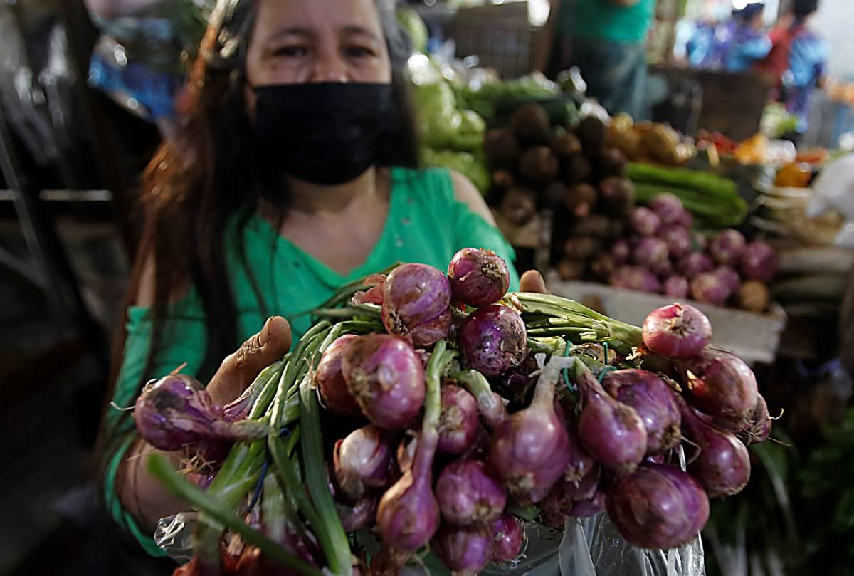 How Philippines' onion prices compare with those in Switzerland, other
