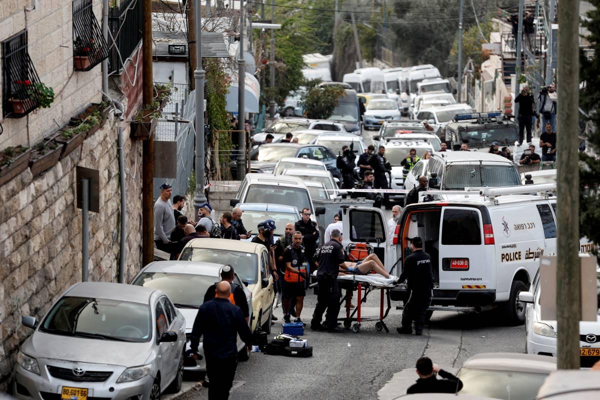 Israel promises swift response to synagogue shooting