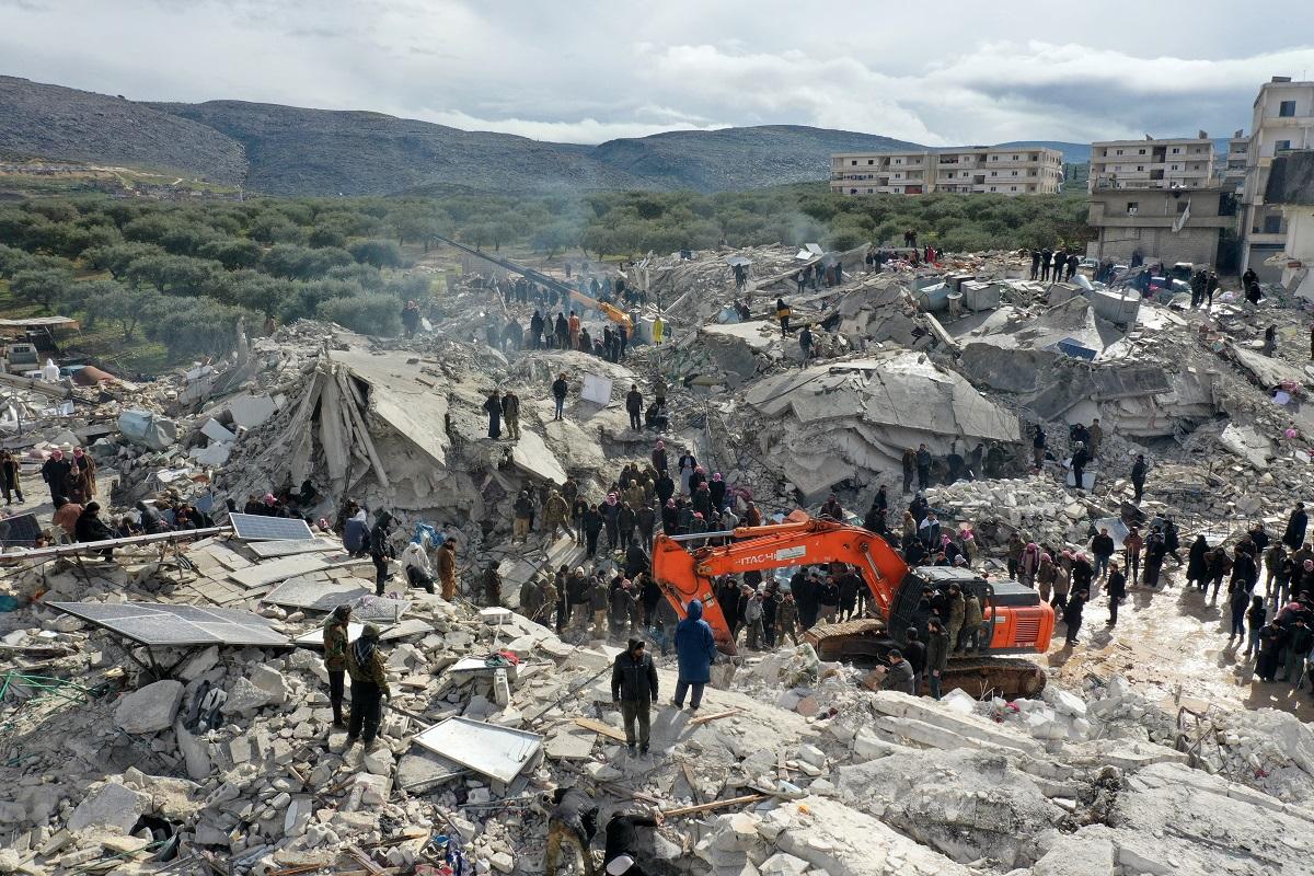 Syria quake survivors battle cold in tents and vehicles