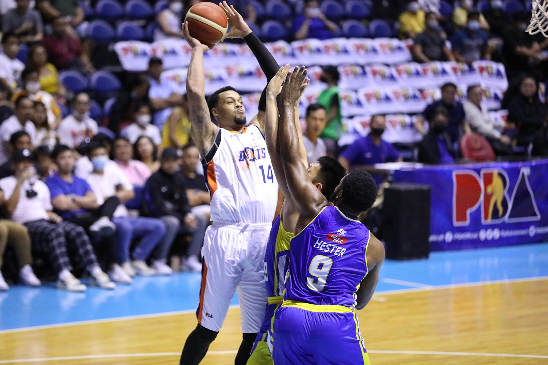 Meralco snaps Magnolia’s four-win streak; Phoenix squeaks past Converge