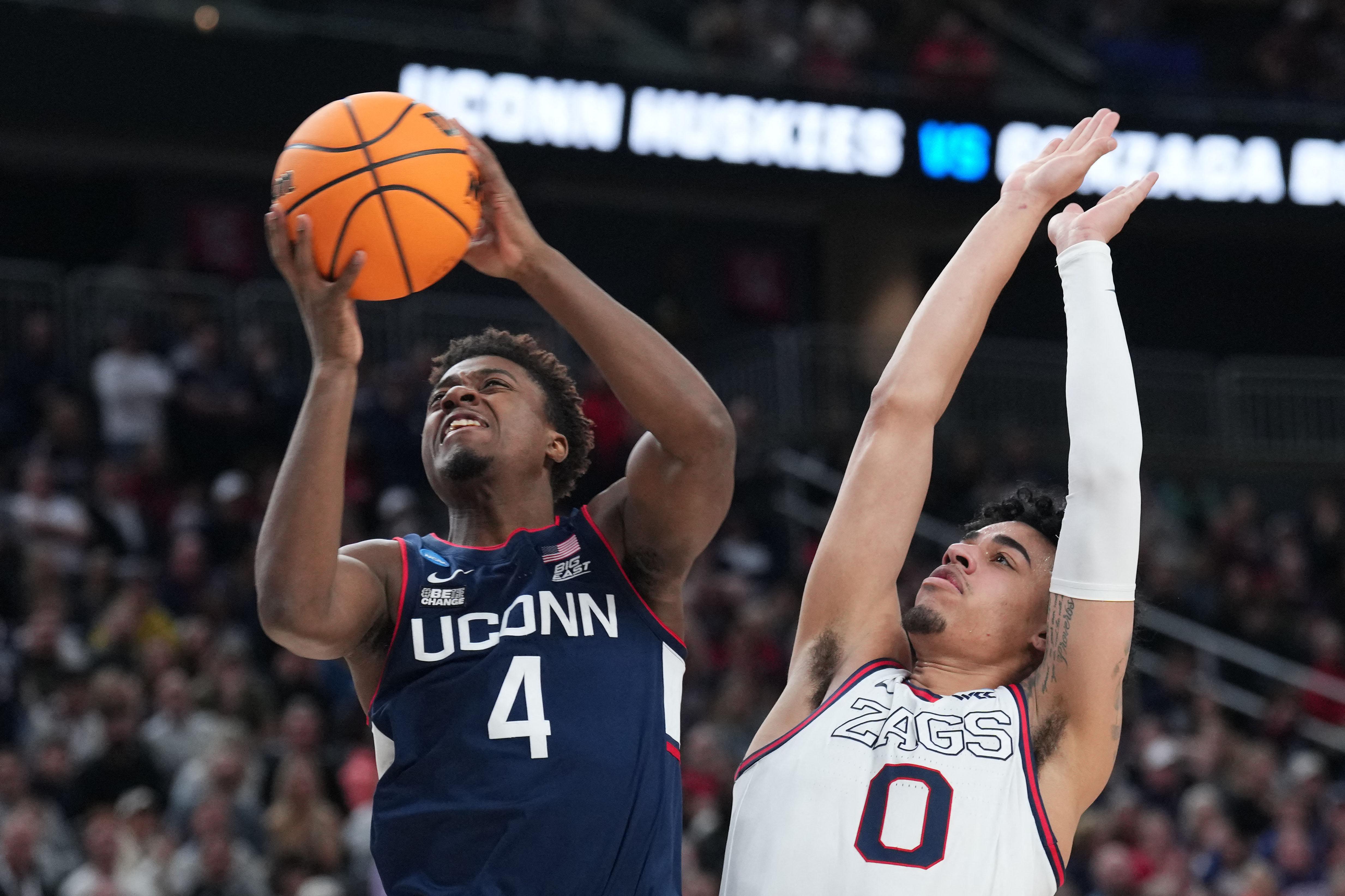 UConn strolls past Gonzaga, 82-54, earns trip to Final Four