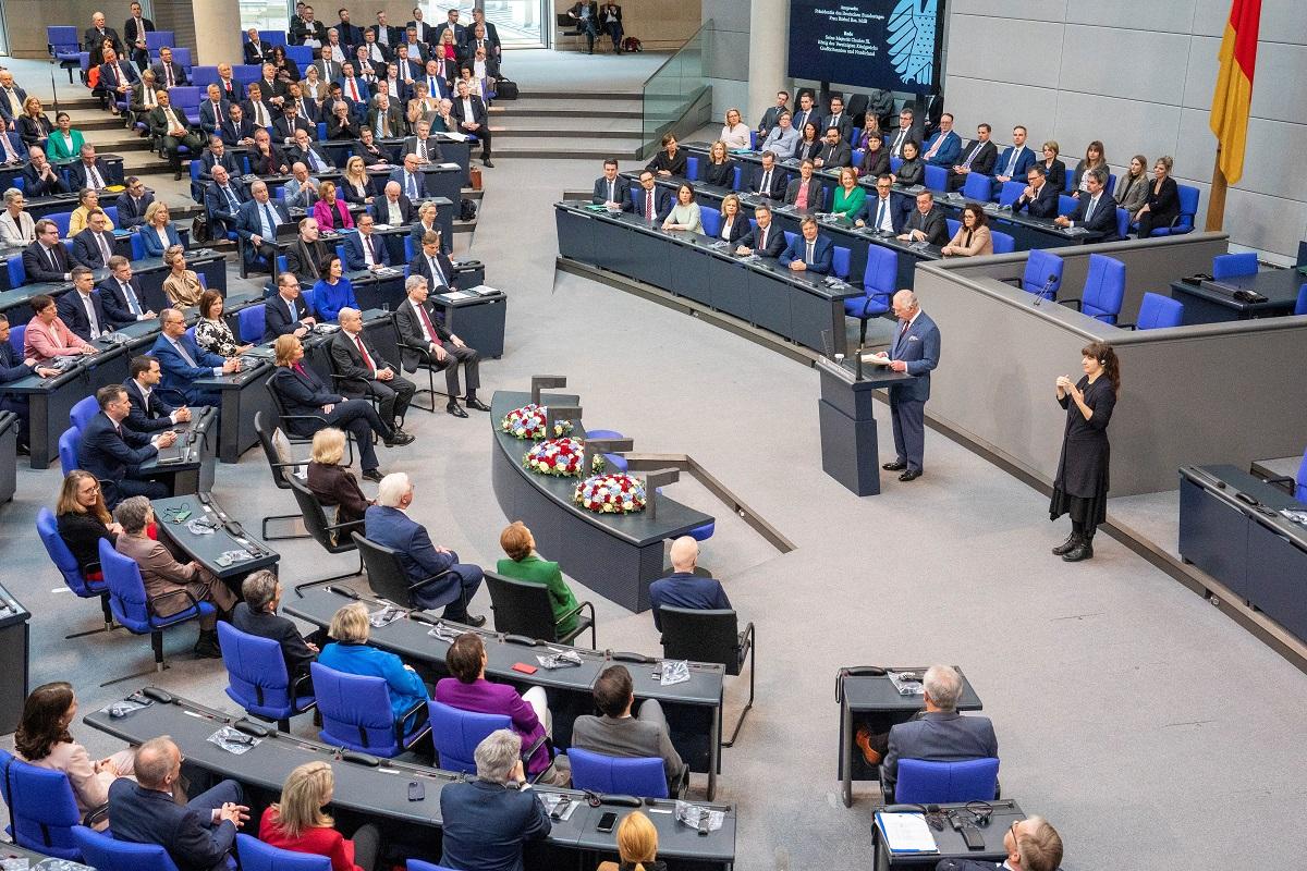 King Charles lauds unity on Ukraine war in bilingual Bundestag speech