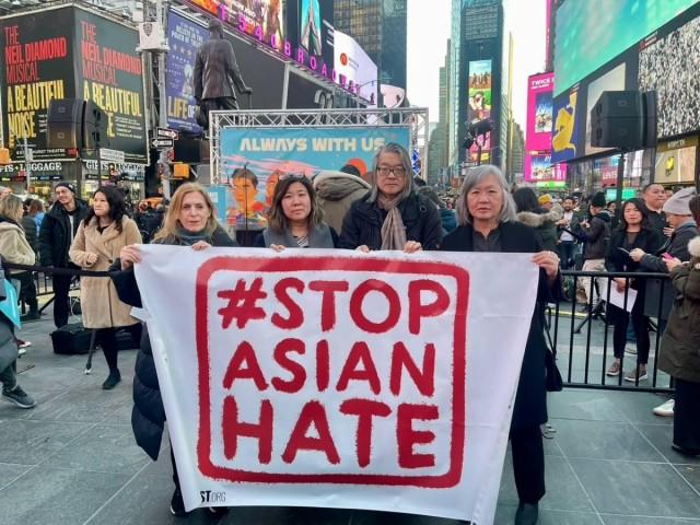 Fil-Am viharikosten uhreja, mielenosoitus New Yorkissa muiden aasialaisten kanssa