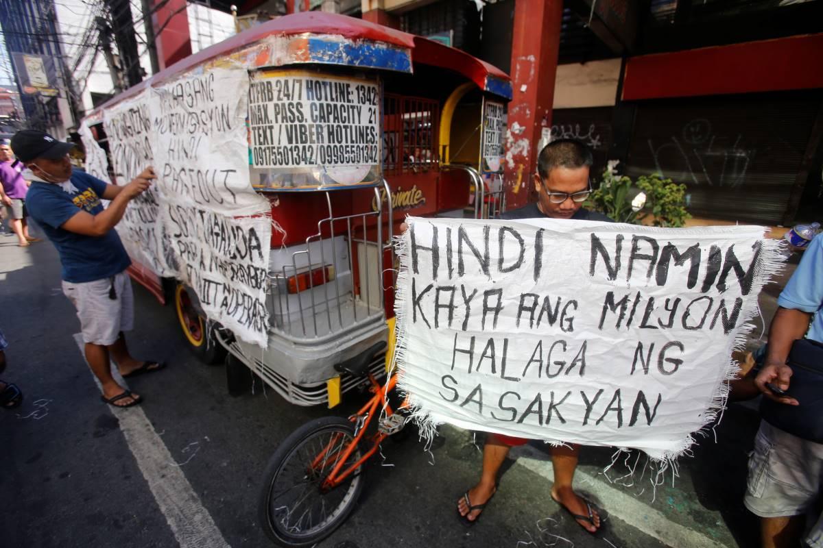 Jeepney Drivers Hold Strike Vs Puv Modernization Program Photos Gma News Online 2038