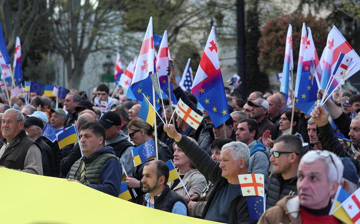 Ribuan orang berkumpul di Georgia melawan pemerintah