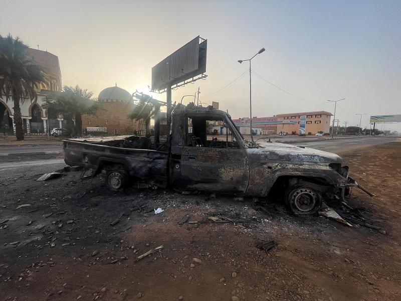 Sudan melawan suar tetapi militer menyetujui perpanjangan gencatan senjata