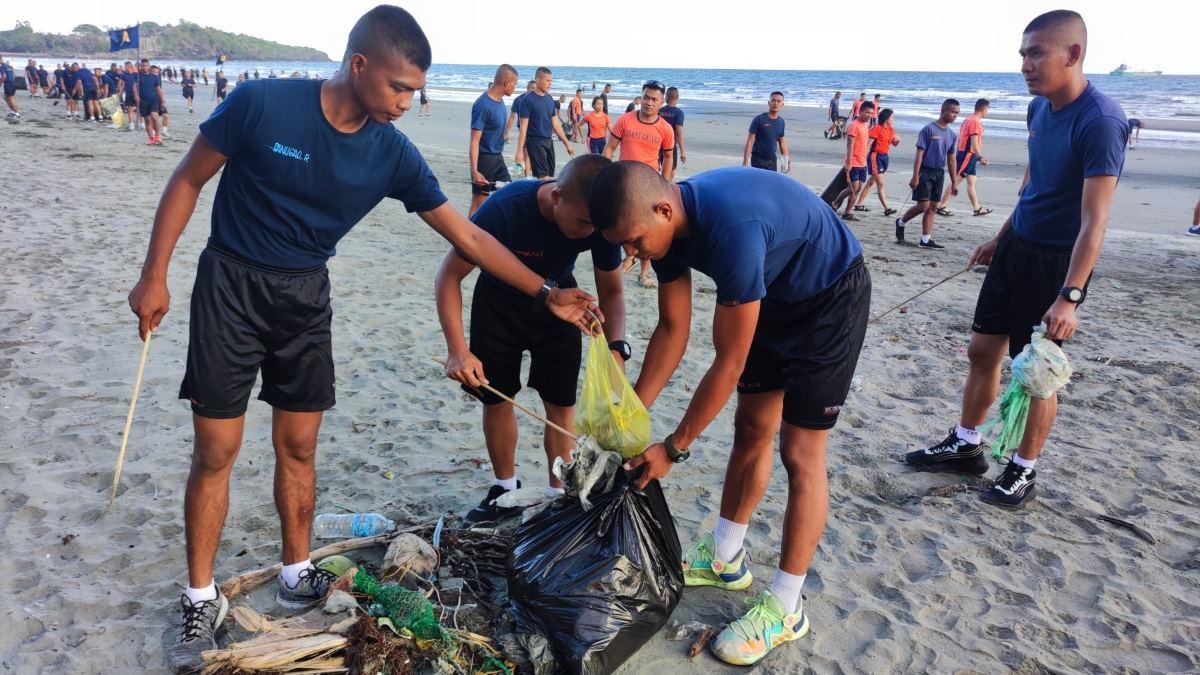 PCG, BFP conduct coastal clean-up on Black Saturday