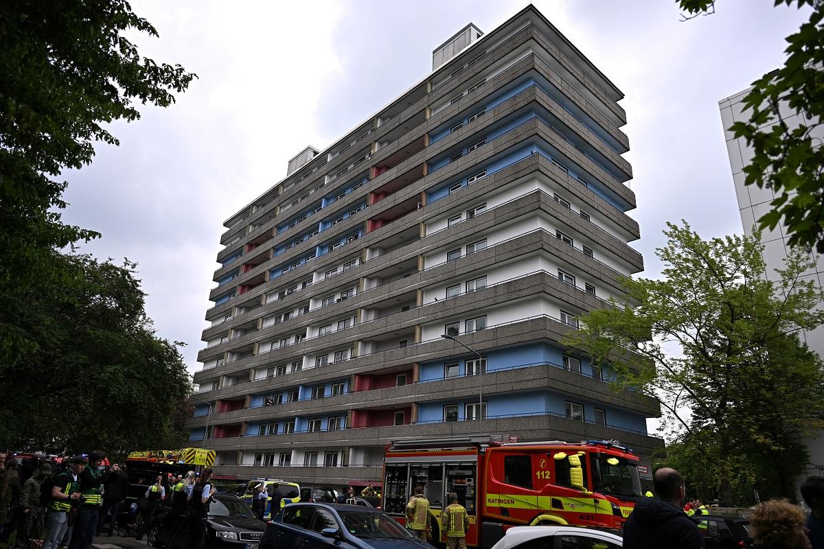 Blast at apartment building in Germany injures police, firefighters