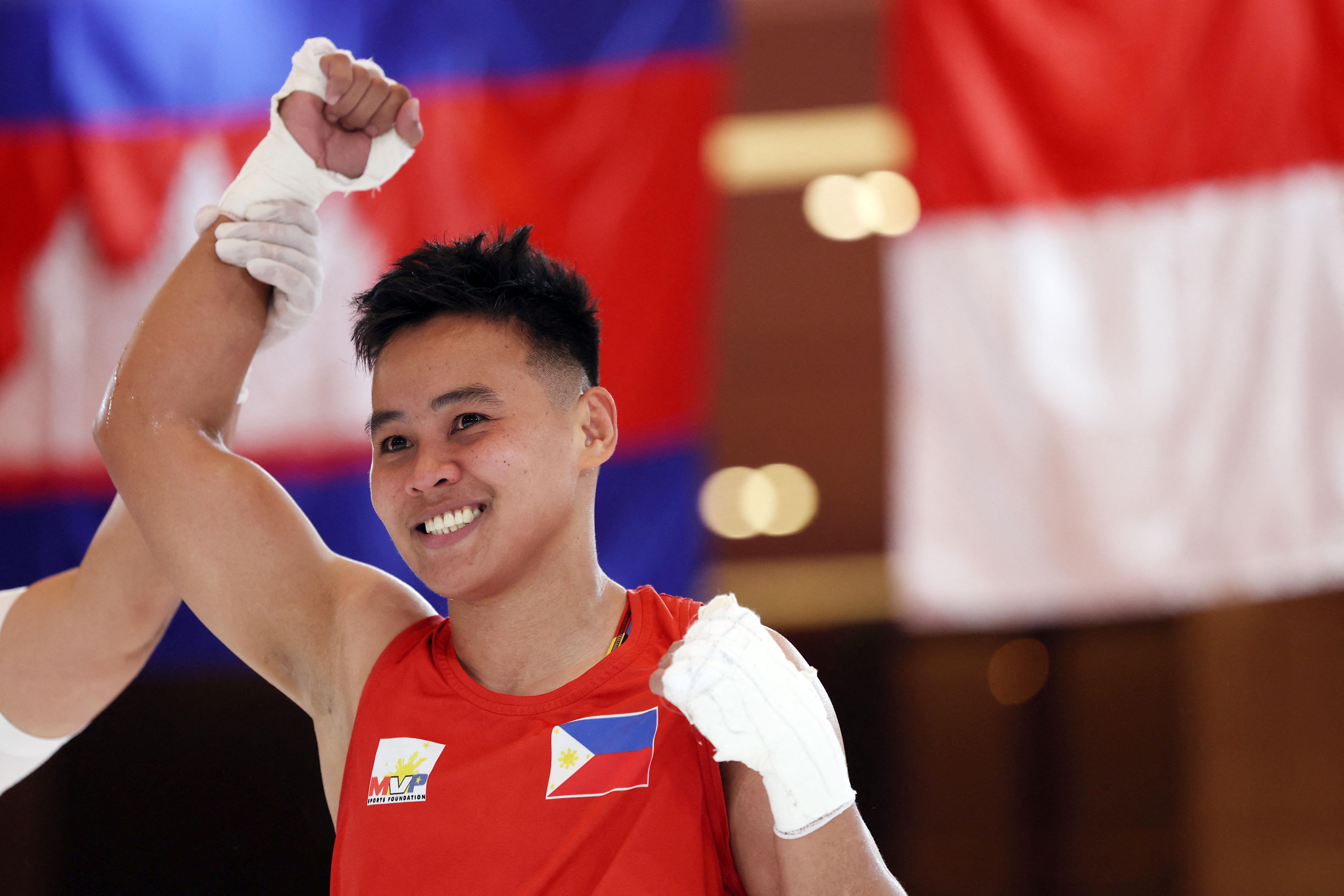 Nesthy Petecio dominates Serbian foe to kick off Paris Olympics qualifiers