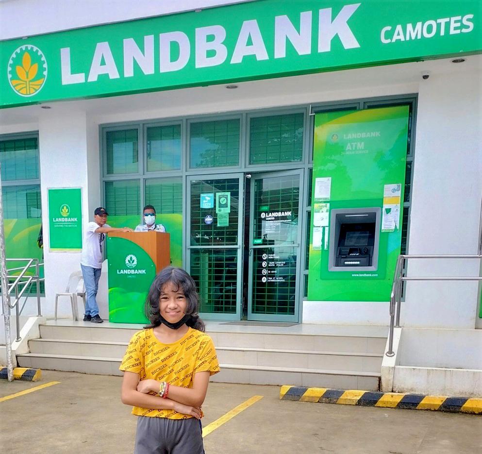 Towards saving for a better future: Cebu student opens LANDBANK account with one peso