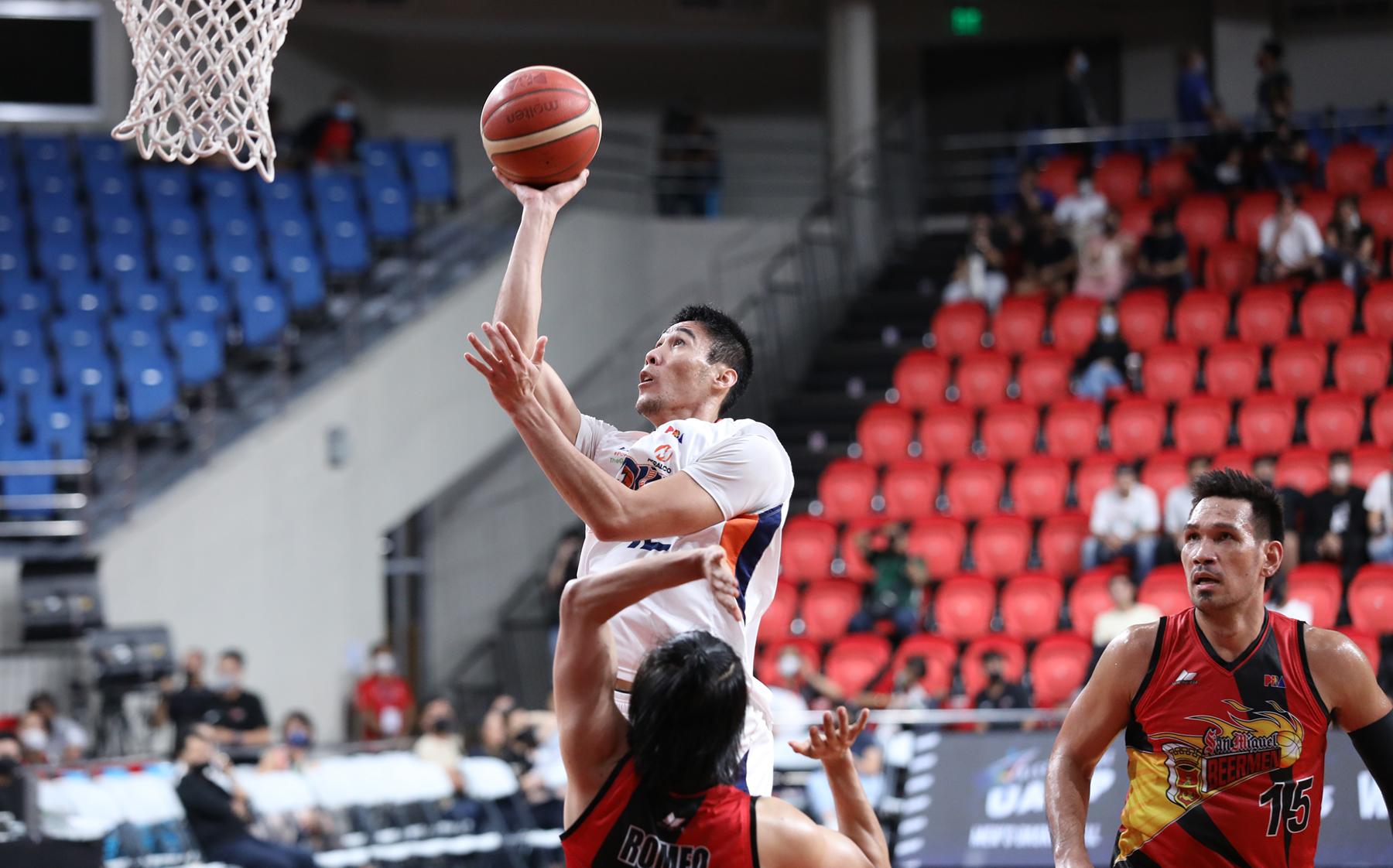 Mac Belo officially joins Rain or Shine, signs one-year deal