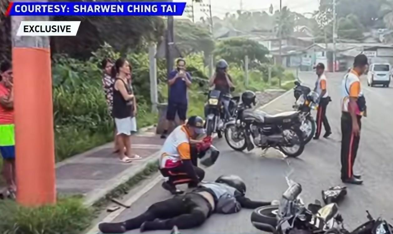 Motorcycle rider hits pole after cellphone ‘explodes’ | GMA News Online