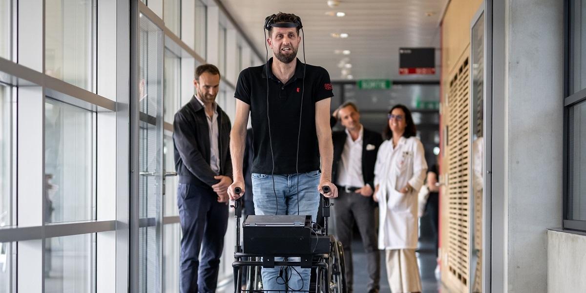 Paralyzed man walks again via thought-controlled implants | GMA News Online