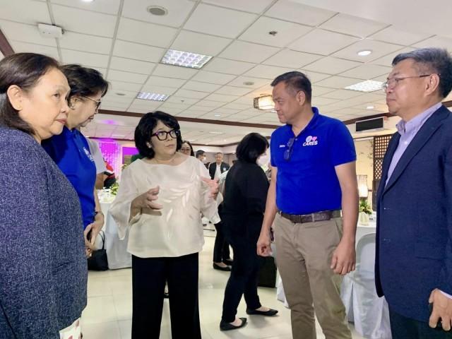 SM Supermalls Senior Vice President, Engr. Bien C. Mateo, joins Sec. Maria Antonia Yulo-Loyzaga and the DENRâ€™s strategic partners in the DENR forum on â€œBlazing New Trails and Building a Shared Futureâ€ during World Environment Day.