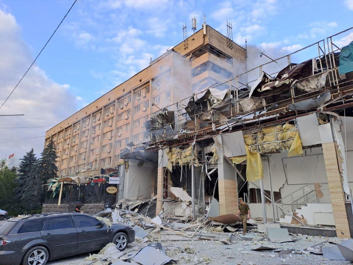 Russian missile hits restaurant in Ukraine’s Kramatorsk killing at least eight