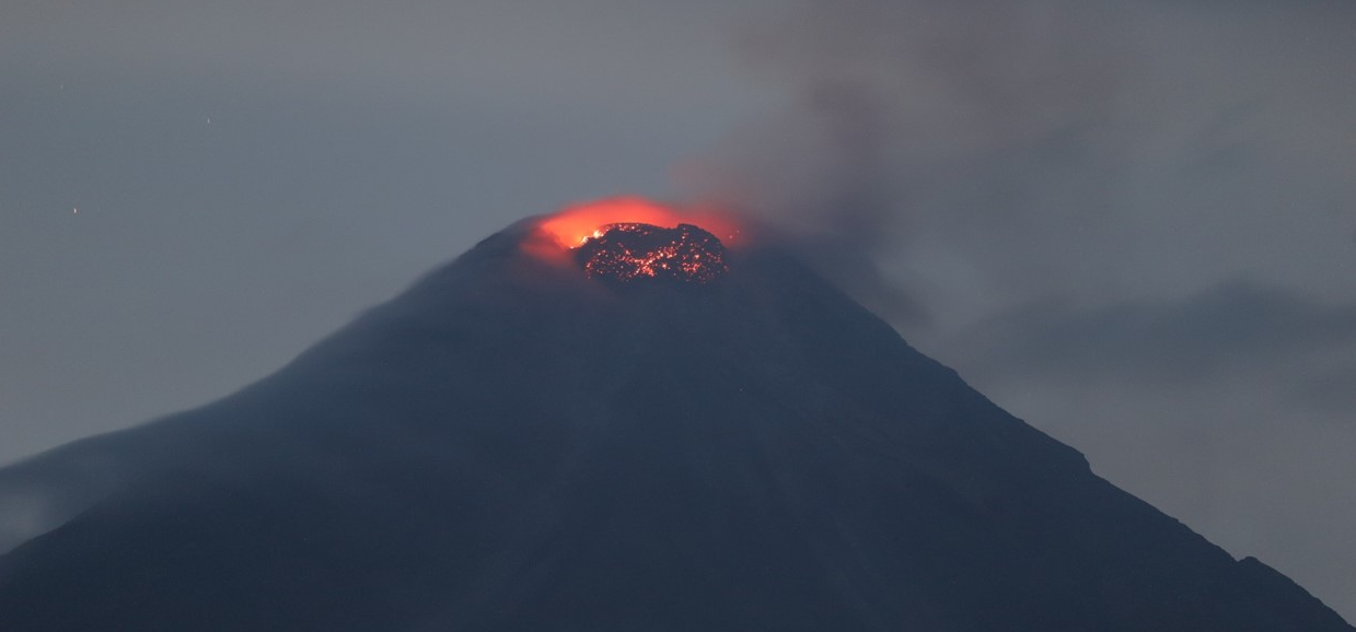 Classes suspended in schools within Mayon Volcano danger zone