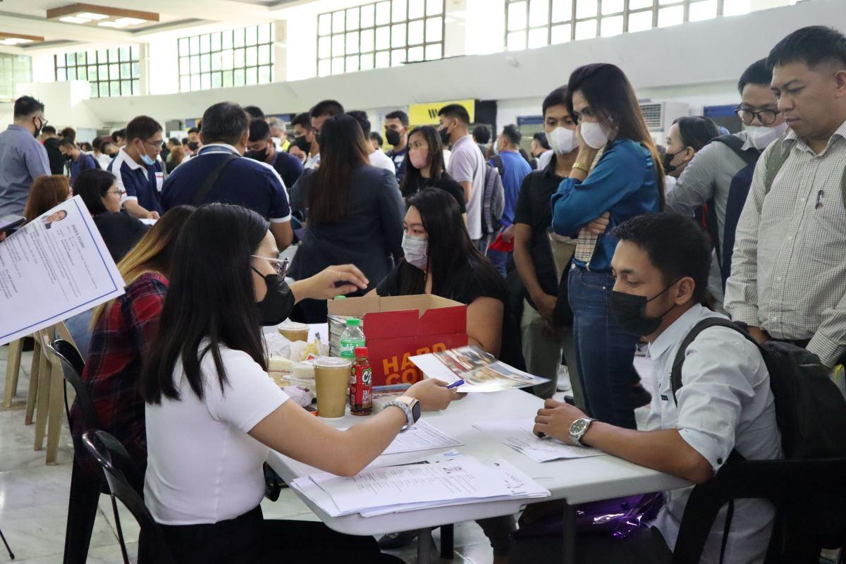 DMW holds first seafarers job fair with 1,500 positions available