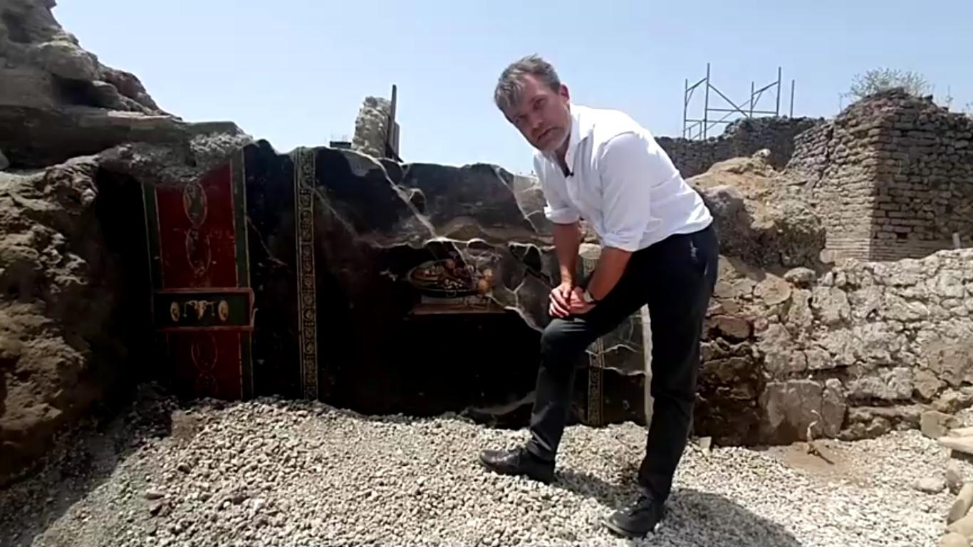 Pompeii Archaeological Park director Gabriel Zuchtriegel discusses the newly discovered painting at the archaeologists cleaning area in Pompeii, Italy. Pompeii Archaeological Park video via Reuters 