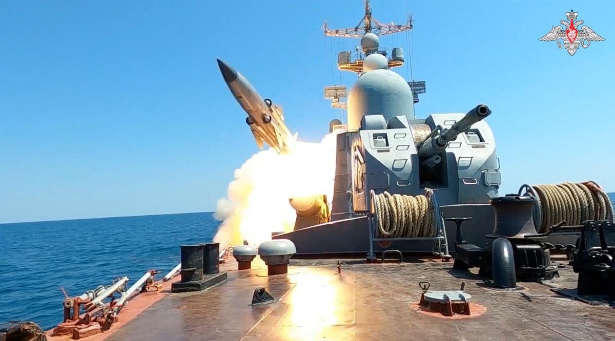 Britain warns Russia may start targeting civilian ships thumbnail