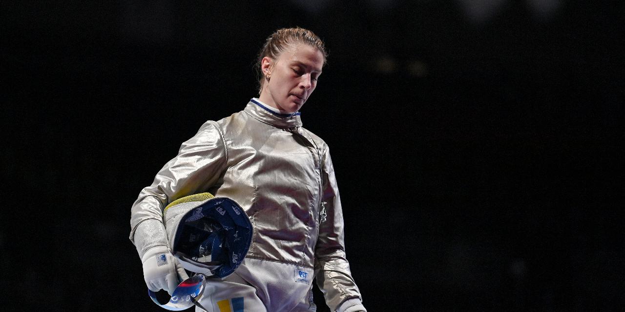 Disqualified Ukraine fencer says ‘we”ll never shake hands with Russians” thumbnail