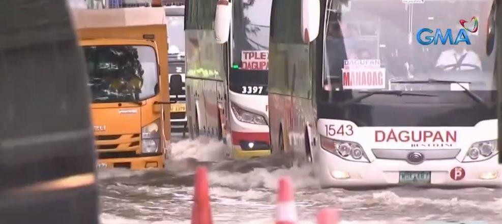 Motorists endure 10-km NLEX traffic due to San Simon flood thumbnail