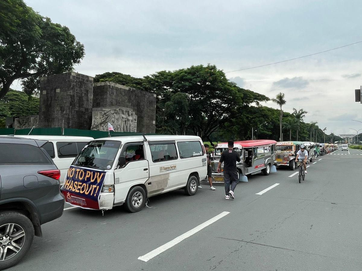 LOOK: Transport groups start 3-day strike