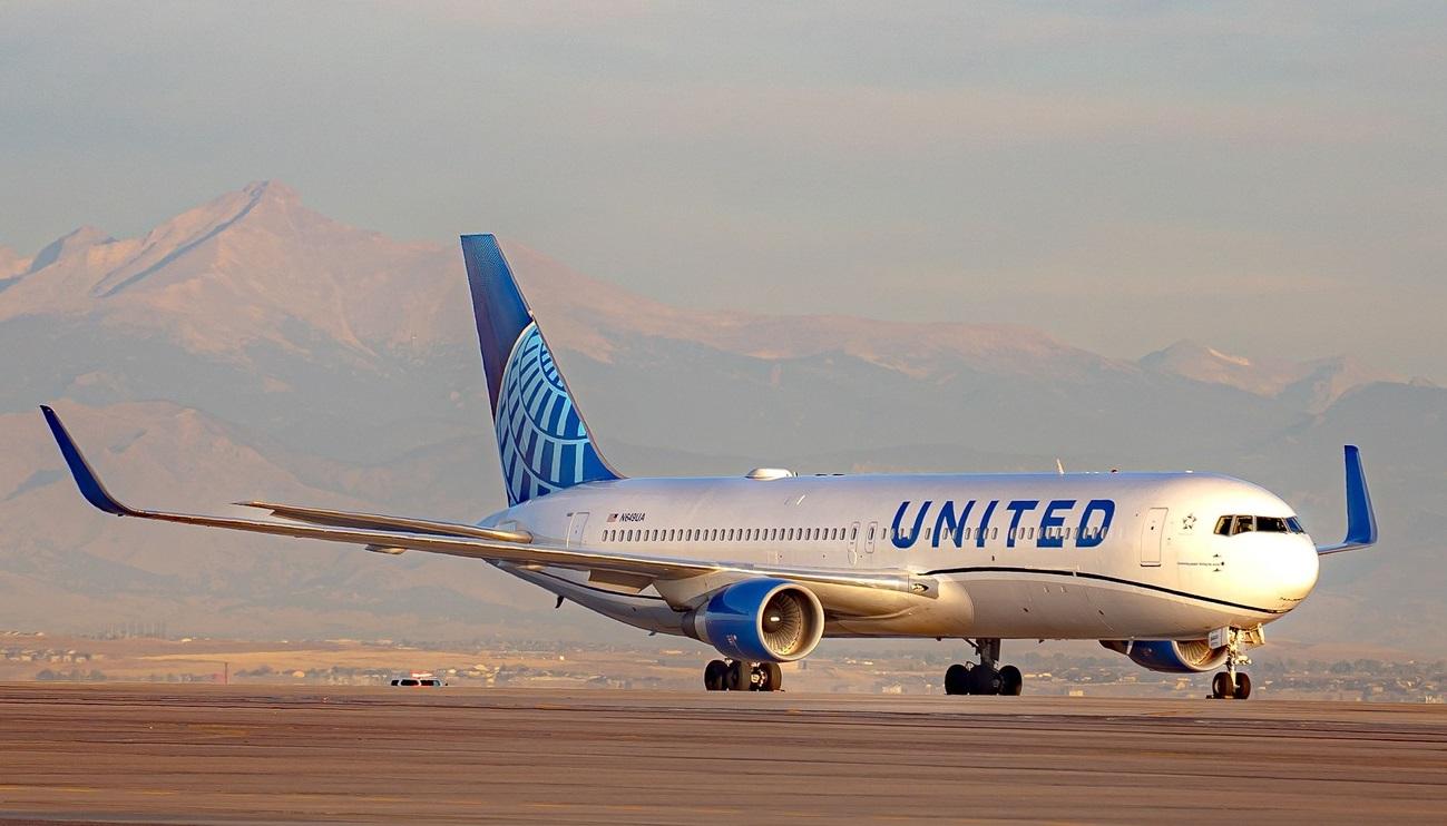 United Airlines flight loses wheel on takeoff, lands safely with no injuries