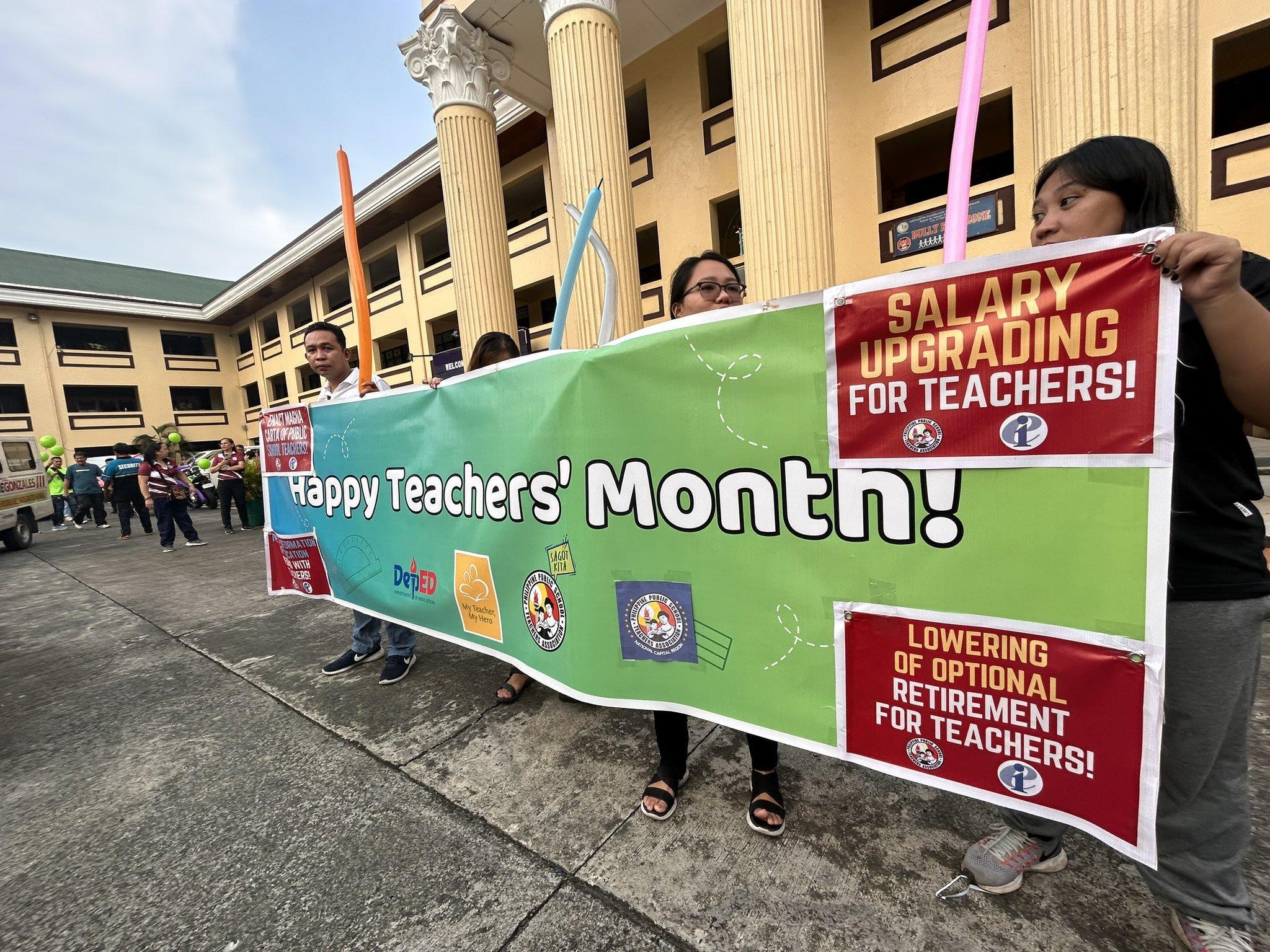 Public school teachers seek to lower retirement age to 57