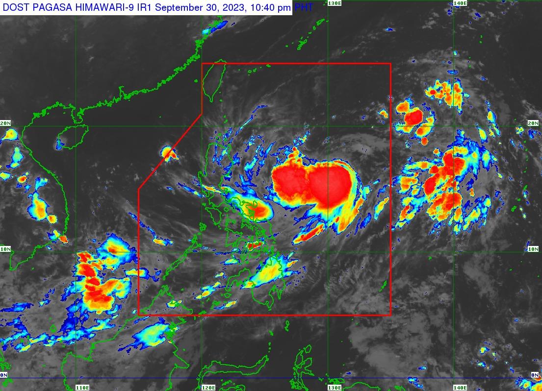 Jenny slightly intensifies as it continues to move over Philippine Sea