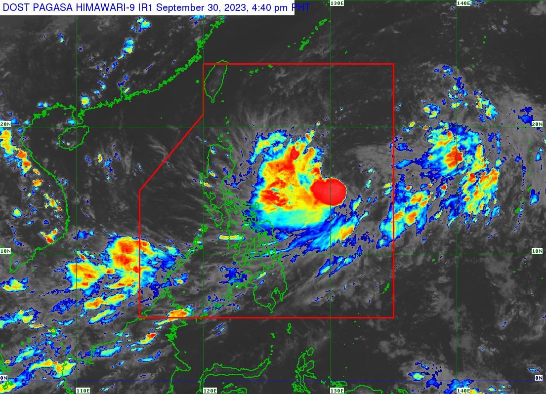 Jenny decelerates as it moves over Philippine Sea