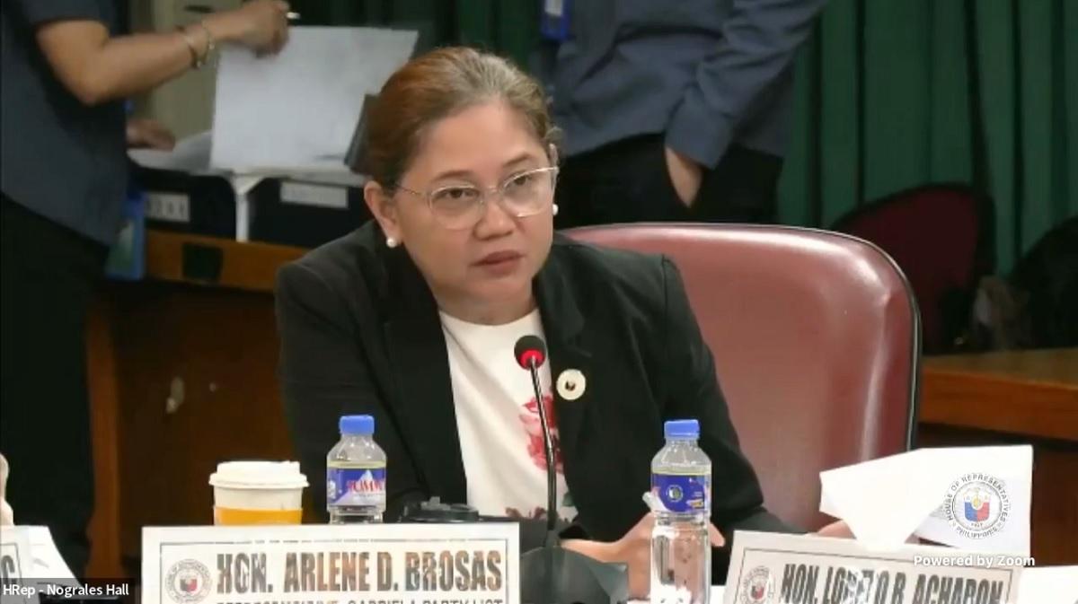 Brosas: SSS contribution hike a 'cruel New Year's gift'