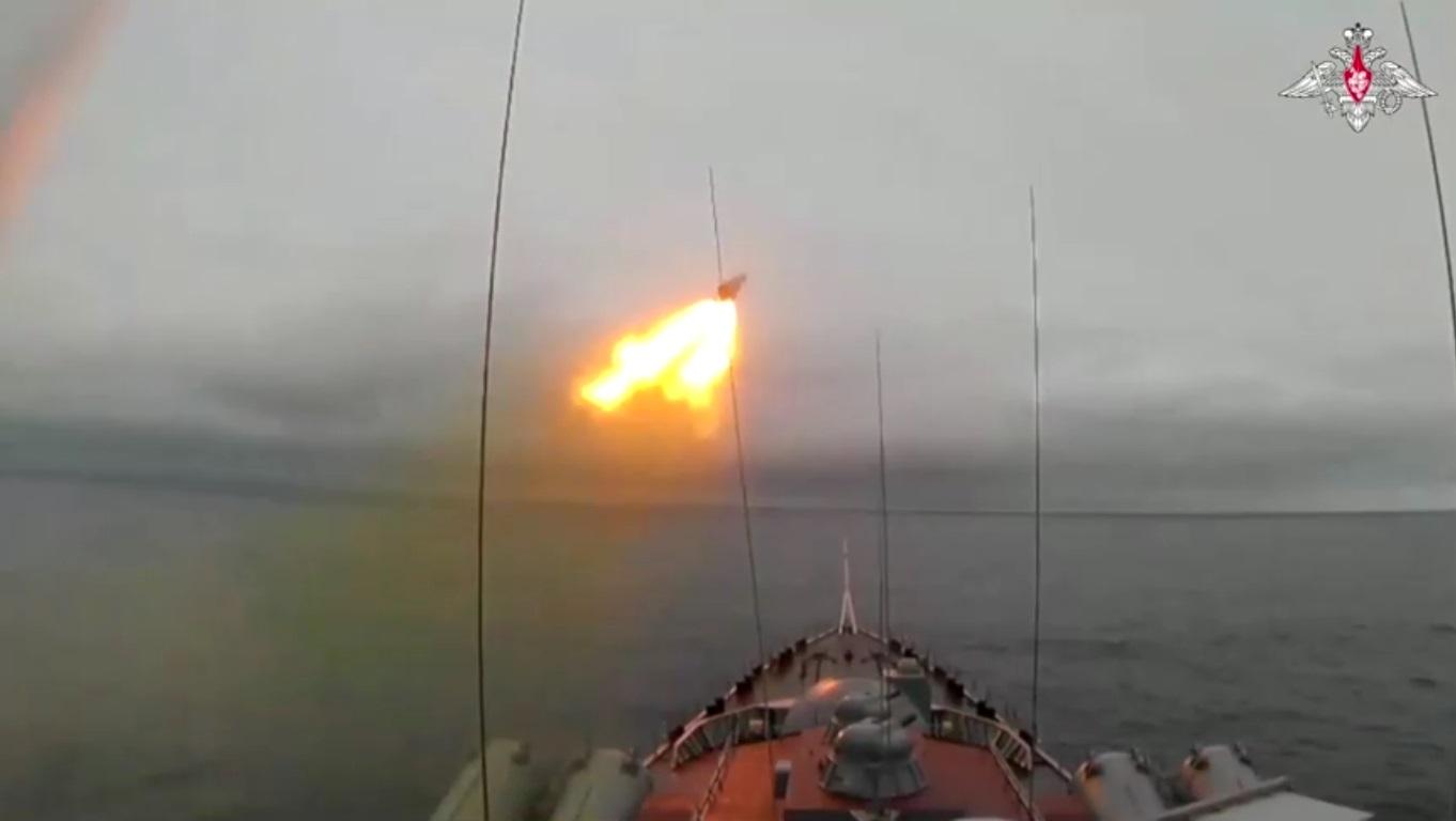 Moscow fires cruise missiles in sea between Russia and Alaska during drills