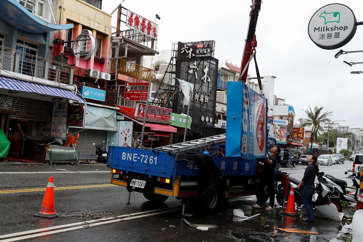 Taiwan Typhoon Koinu Typhoon Jenny