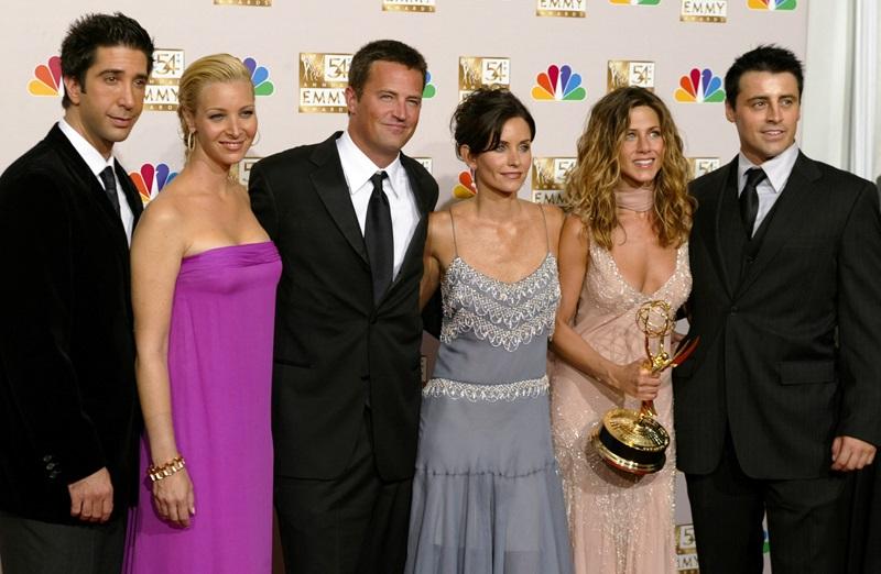 'Friends' cast 'utterly devastated' by death of Matthew Perry