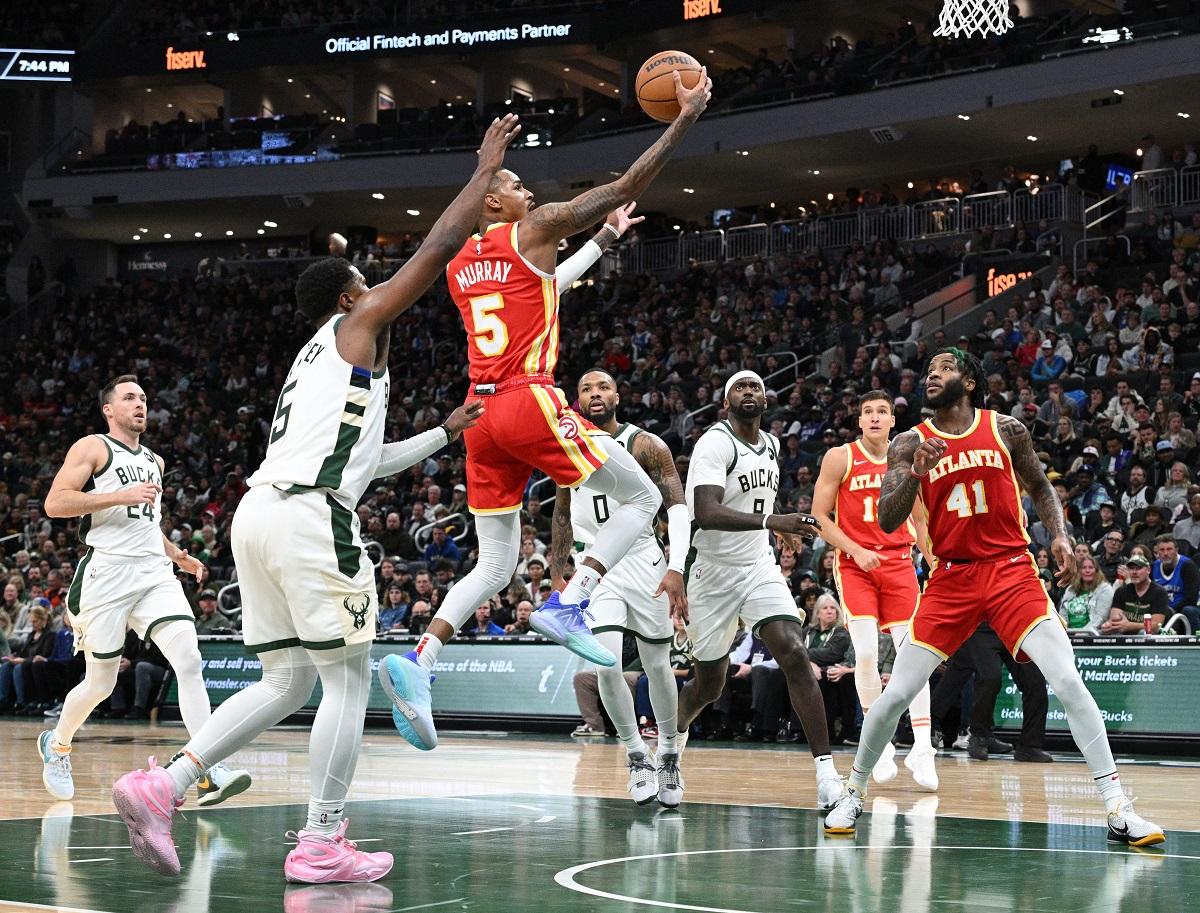 NBA: Hawks lead wire to wire in beating Bucks