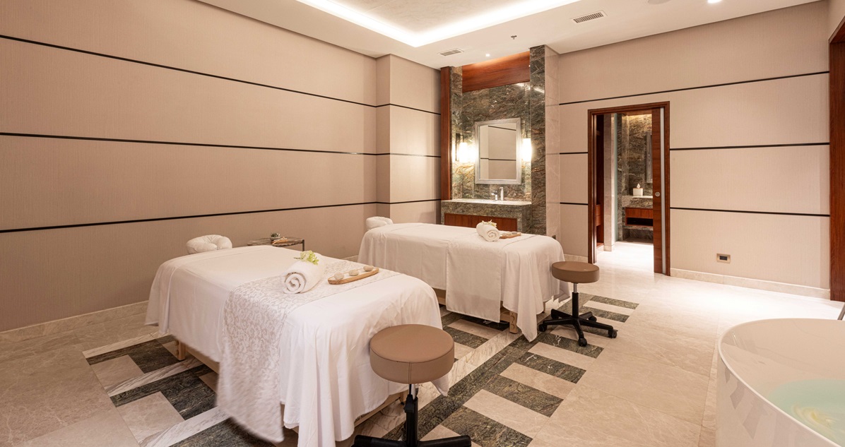 Couples Suite at Westin Hotels & Resorts' Heavenly Spa